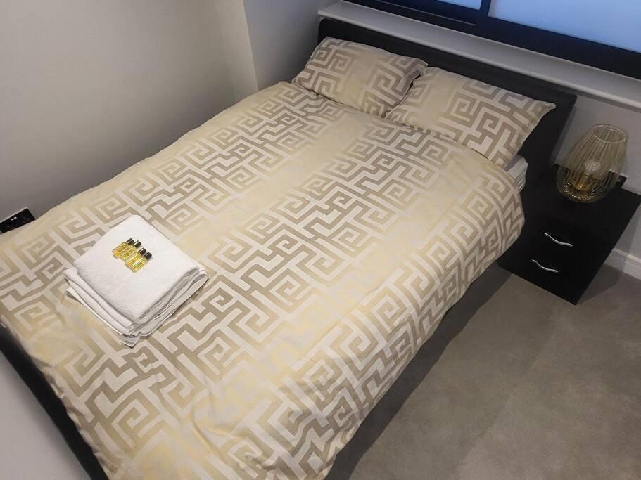 Entire Reigate Apartment Hosted By Pius Εξωτερικό φωτογραφία