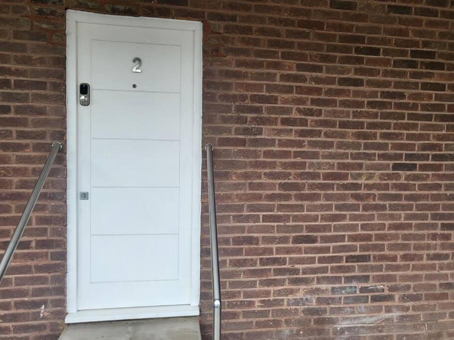 Entire Reigate Apartment Hosted By Pius Εξωτερικό φωτογραφία