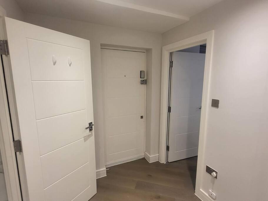 Entire Reigate Apartment Hosted By Pius Εξωτερικό φωτογραφία
